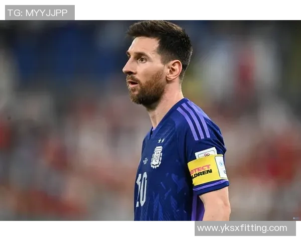 梅西独特发型解析与潮流趋势探讨让你也能成为足球场上的时尚先锋